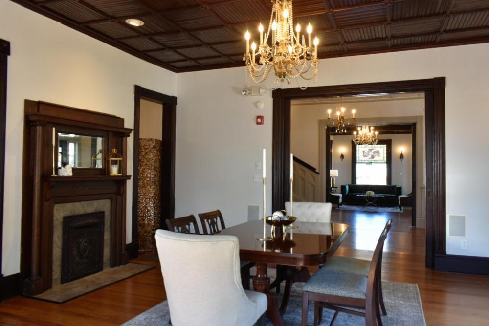 Sparrow Grove Manor Monroe Exteriér fotografie